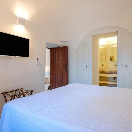Acres Itria Villa โลโกโรตอนโด ภายนอก รูปภาพ