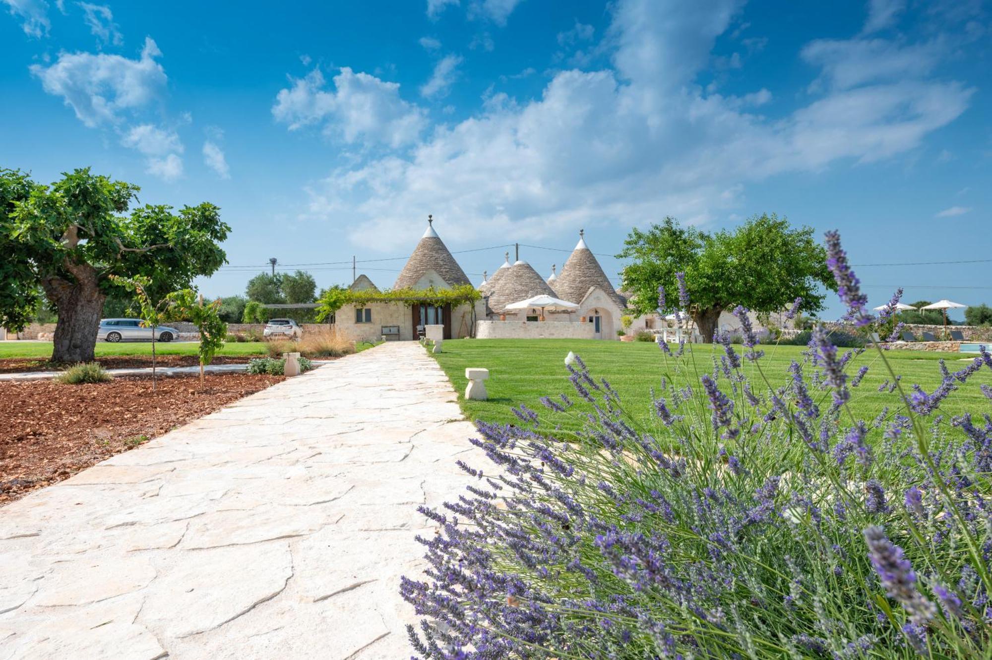 Acres Itria Villa โลโกโรตอนโด ภายนอก รูปภาพ